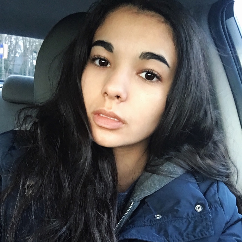 Meet your Posher, Senia
